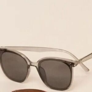 Stylish Women's Sunglasses - gray